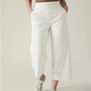 NWT Athleta Triumph Hybrid Wide Crop Size 3X White